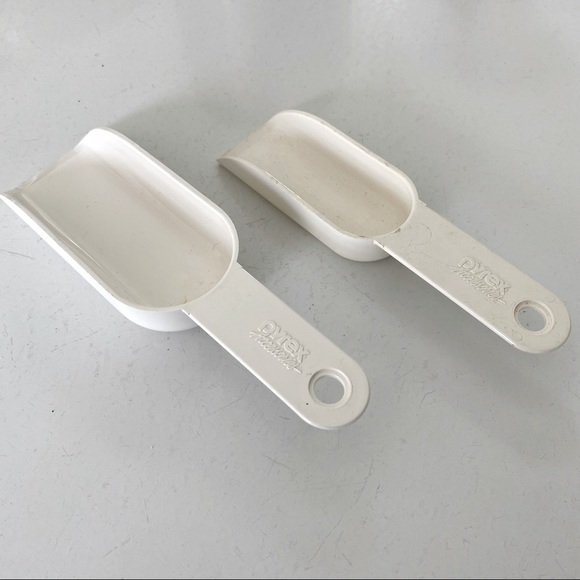 Pyrex Measuring Scoops - Picture 1 of 3